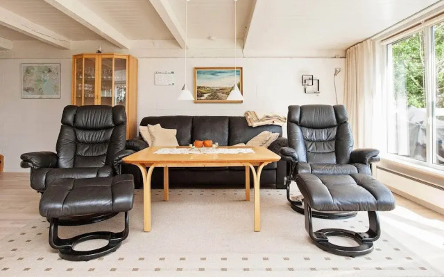 6 Person Holiday Home in Oksbol