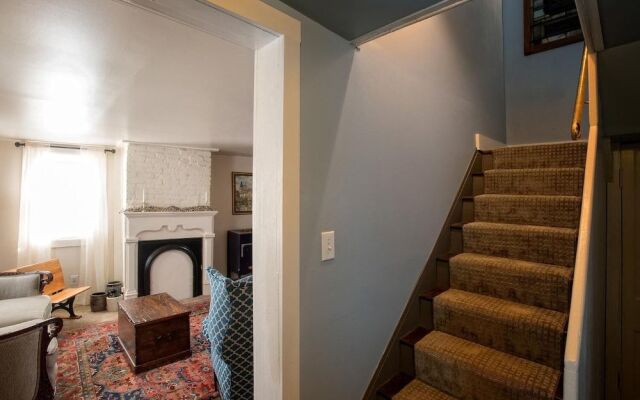 Bluethistle Bed & Breakfast