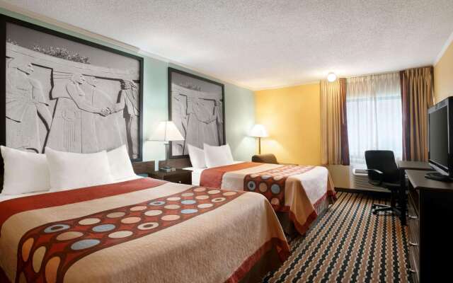 Super 8 by Wyndham Des Moines