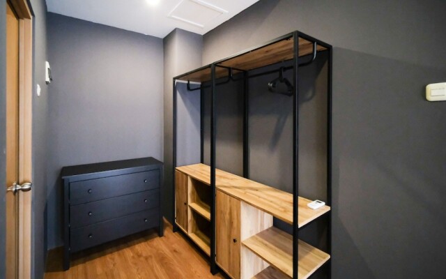 Wonderful 2Br Combine At Bale Hinggil Apartment