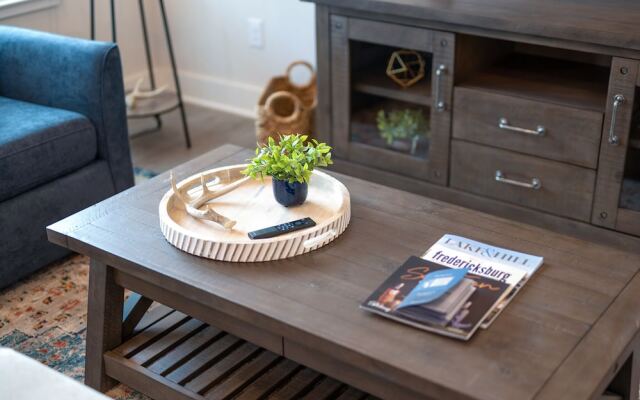 Eagles Nest-hottub-5 min to Downtown