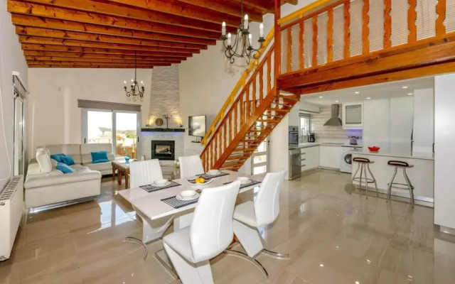 Villa Stone House in Neo Chorio