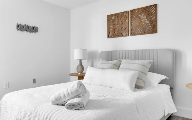 Stylish & Modern 4BD Home