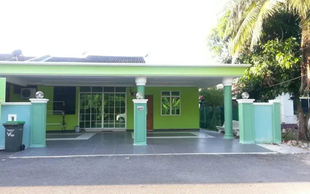 Noor Homestay