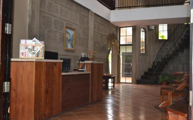 Hotel Leon Inn