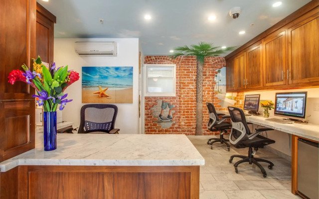 Venice Breeze Suites