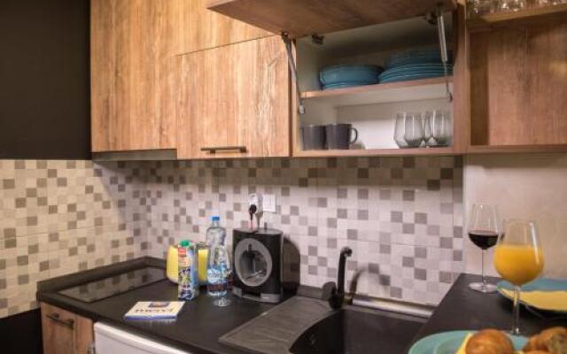A6 Apartment