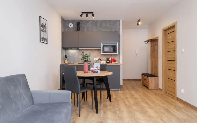 Modern Apartment Klimeckiego by Renters