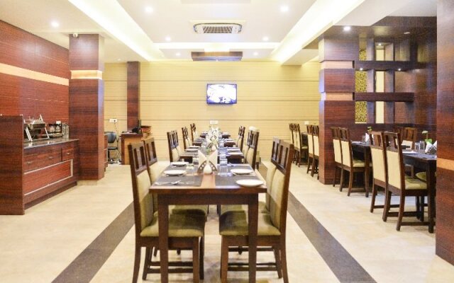 ZO Rooms Varanasi Cantt