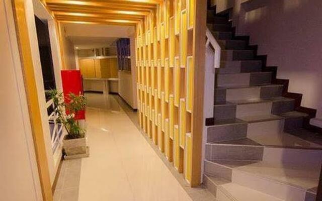 Charoenchit House