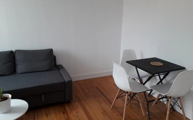 Charmant F2 avec vue, proche centre