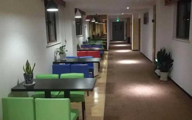 Suzhou Luzhi Riverside Inn Hostel