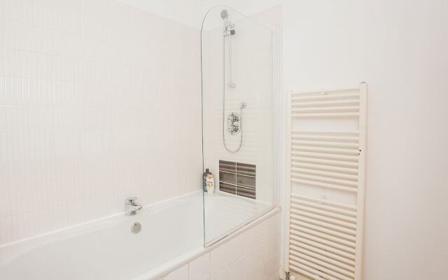 Spacious Quiet Mews House Near Angel