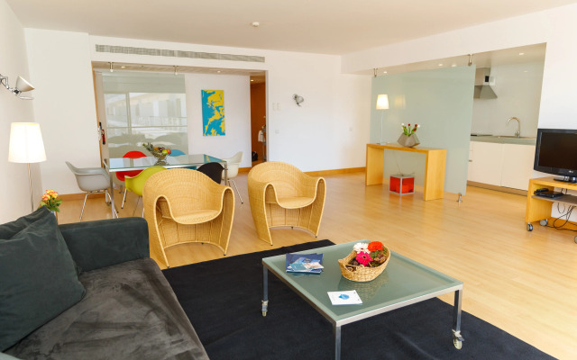 Marina Club Lagos Resort