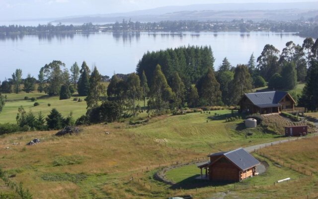The Hollows Luxury Log Cabin