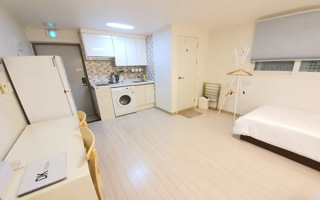 DK House