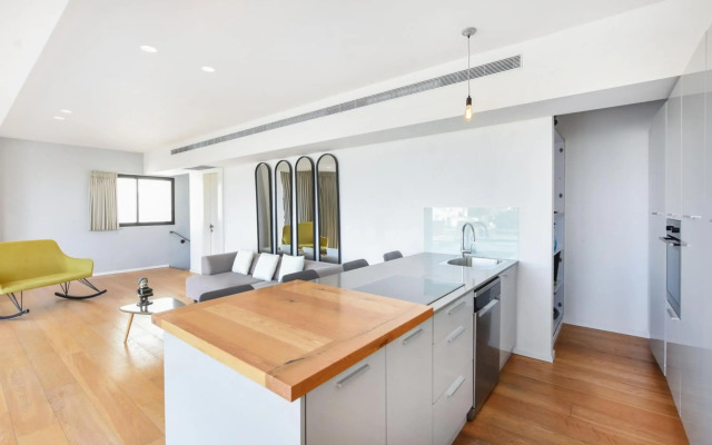 Touch The Sky by HolyGuest