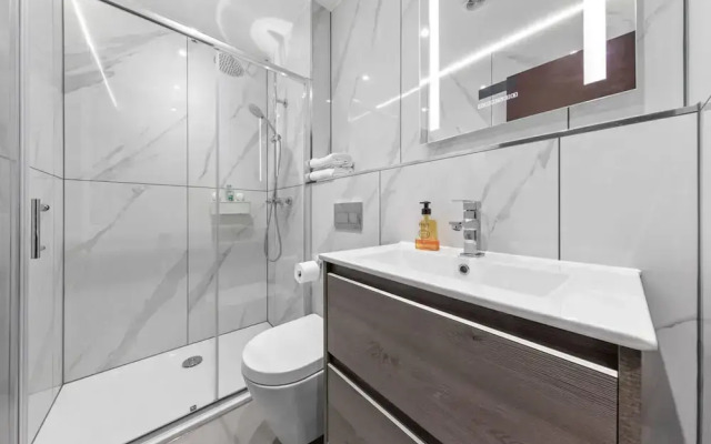 Modern Serviced Studio Flat Near Central London