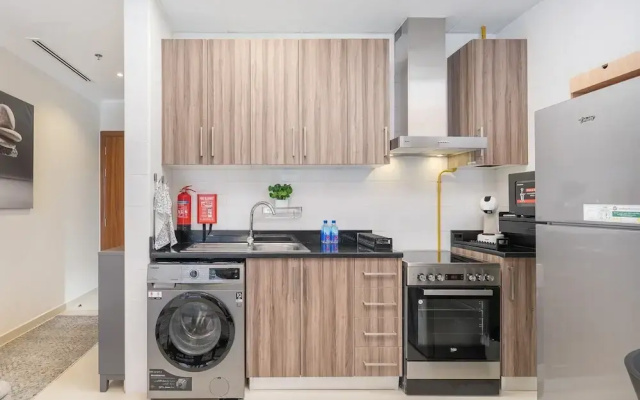 Heaven Crest Vacation Homes Downtown - Studio, 1, & 3 Bedroom Suites 2 minute walk to Dubai Mall and Burj Khalifa