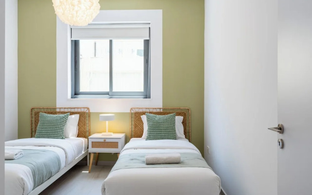 Solenne Stylish 2-BR Apt in Larnaca