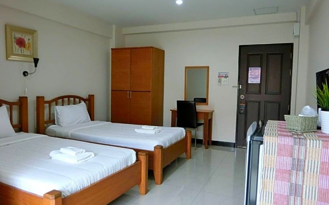 Home Place  Lopburi Hotel