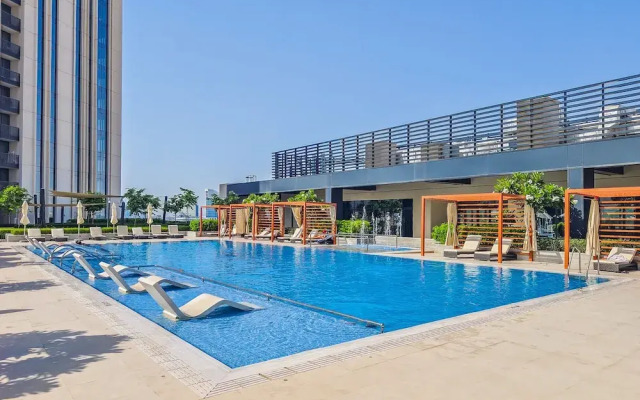 Spacious Apt With Incredible Canal and Park Views