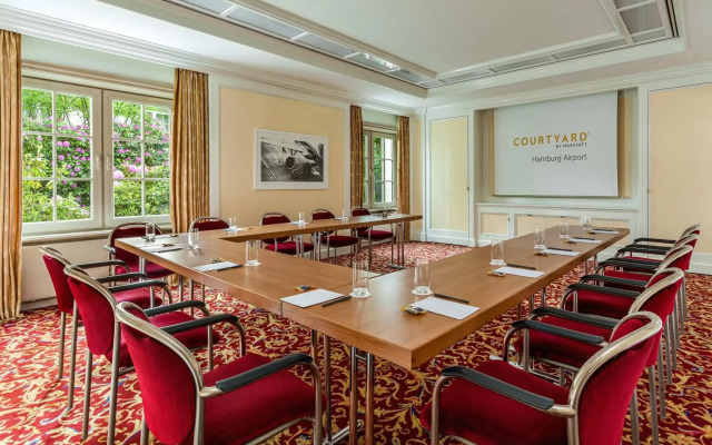 Courtyard by Marriott Hamburg Airport