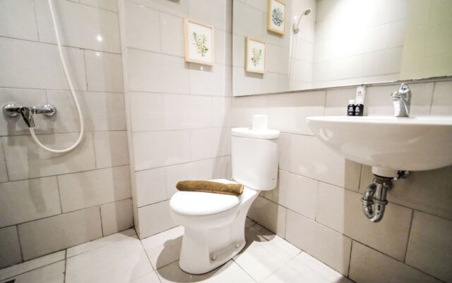 Simple And Homey 2Br At Benson Supermall Mansion Apartment