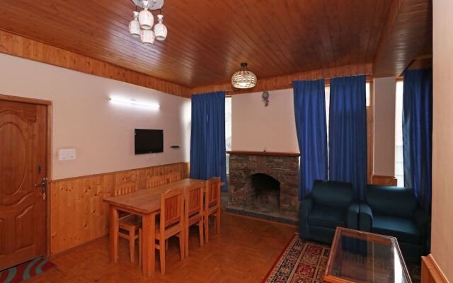 OYO 13697 Home Exotic Hill View Studio Naggar Road