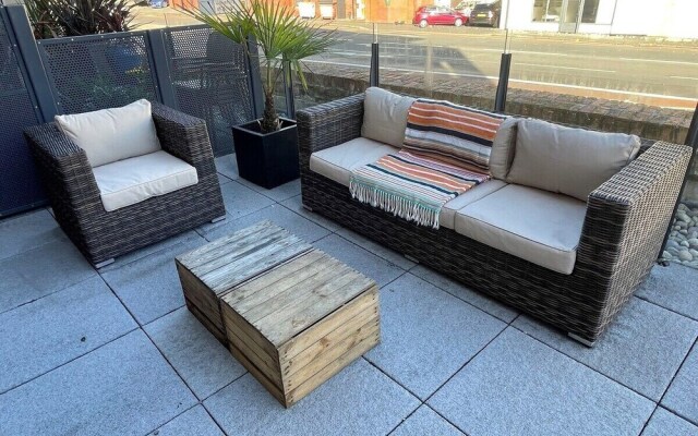Harbourside Hideaway - Superb Flat With Terrace