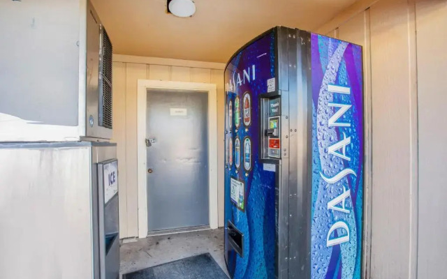 Rodeway Inn & Suites