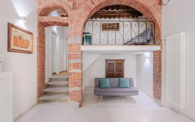 Casa Smart in Lucca With 1 Bedrooms and 2 Bathrooms