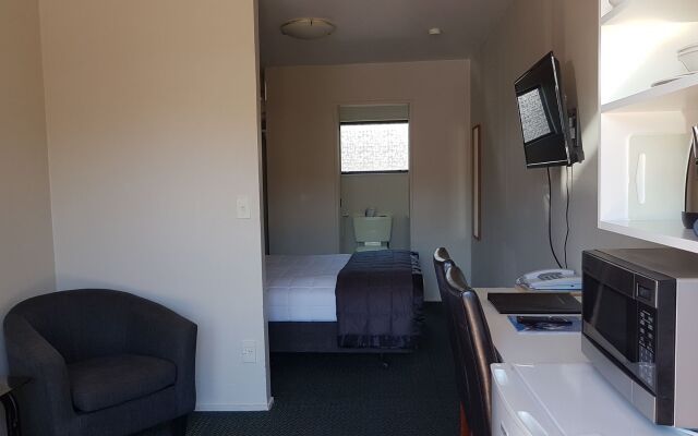 88 Wallace Court Motel