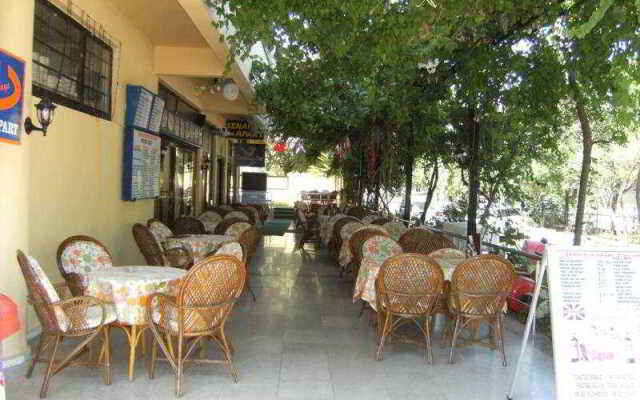 Senaydin Apartments