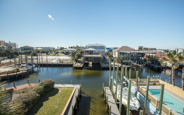 Captain Jax 5 Bedrooms 3 Bathrooms Home