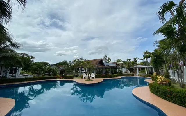 Baan Sanuan Resort By Zuzu