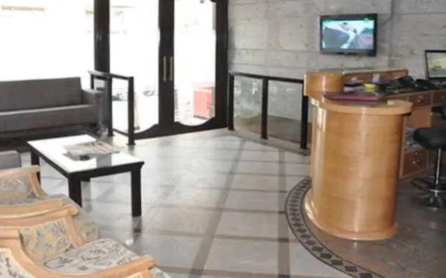 Hotel Metropolitan Karol Bagh