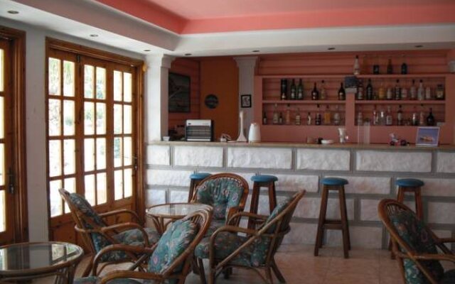 Antonis Hotel
