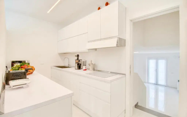 Villa Chimera White With Panoramic Pool