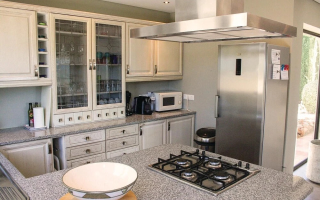 Stunning Home in Silves With Wifi and 4 Bedrooms