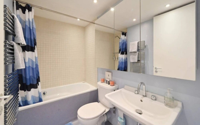 Stunning 2 Bedroom Mezzanine Loft in Portobello