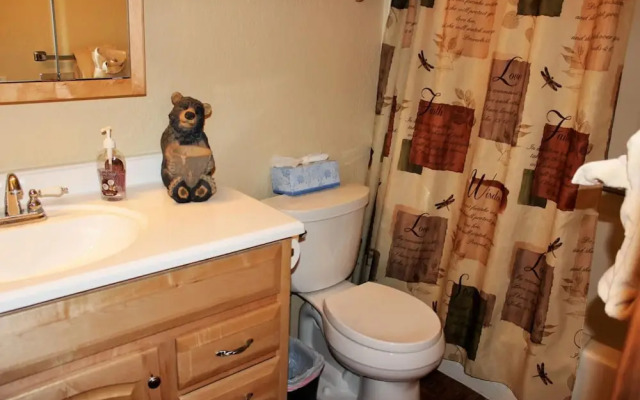 Cabin with Foosball-Southern Comfort