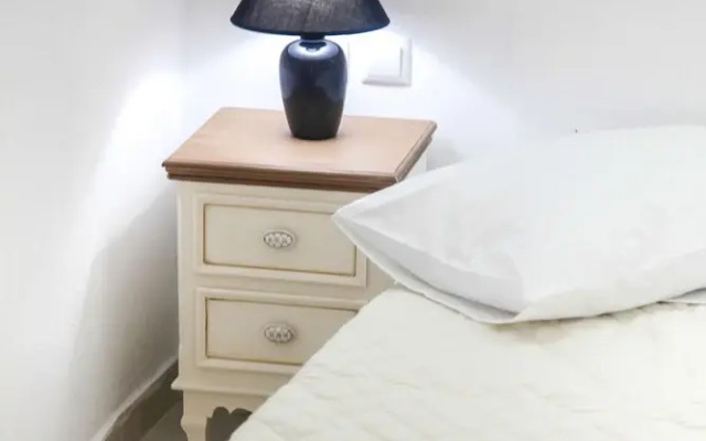 White Side Suites