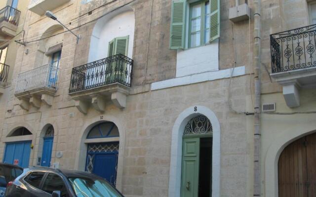 The 1930's Maltese Residence