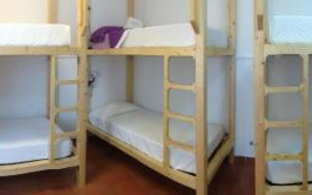 Hostel 1850