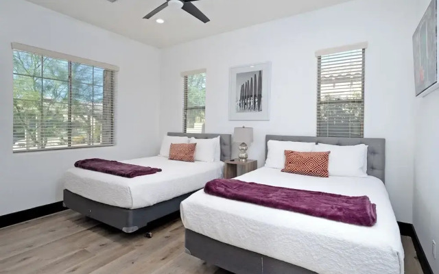 Desert Escape with Pool, Firepit, Putting Green