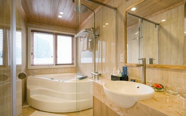 La Vela Premium Cruise - Managed by Paradise Cruises – Bathroom – Ha Long