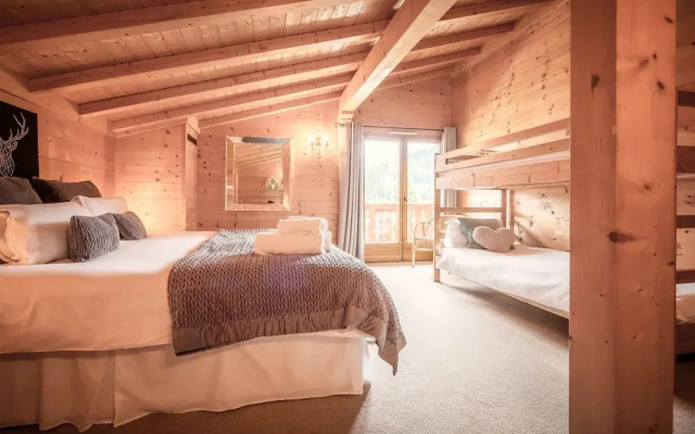 Luxury Holiday Home in La Côte-d'arbroz With Sauna