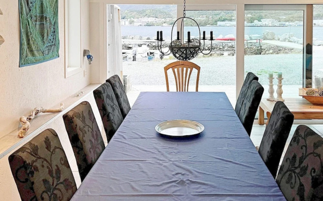 10 Person Holiday Home in Brattvag
