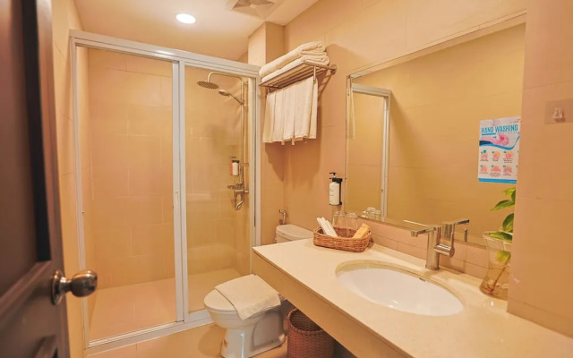 Holiday Suites Port Barton